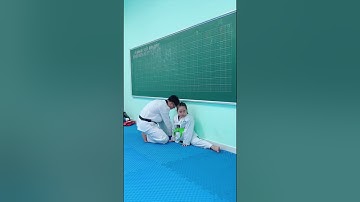Mới nghỉ học có mấy ngày mà Su nhà ta đã mếu máo khi đi học Taekwondo trở lại và cái kêt bất ngờ !