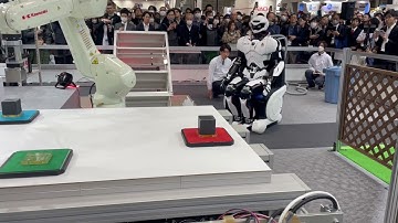 【2025国際ロボット展】川崎重工のヒューマノイド「Kaleido 9」が、「Kaleido Station」に乗って登場