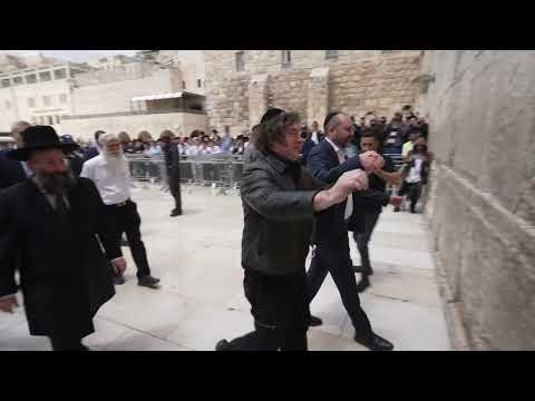 El Presidente Milei rezó en el Muro de los Lamentos en su visita a Jerusalén en 2026
