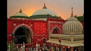 The Sufi Courtyard : Hazrat Nizamuddin Auliya of Delhi