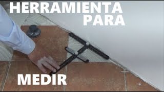 Herramienta  para medir el piso cerámico a cortar. Recortar diagonal