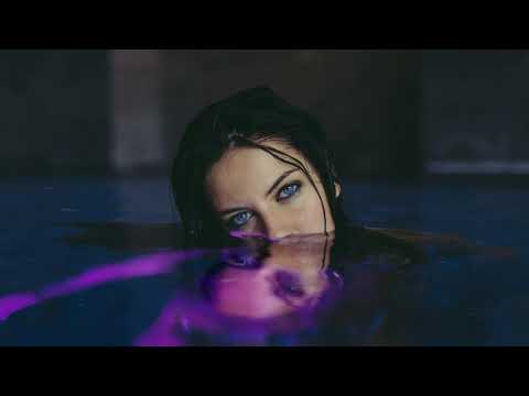 Blue Eyes 4K Wallpaper Engine