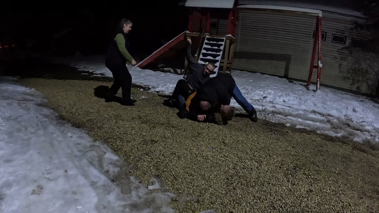 Синий махач у магазина, Забытый воздух, Сёма в мафии, Снеговик и снежки,Иваха,Слон,ДК,Сиплый,Оксана'