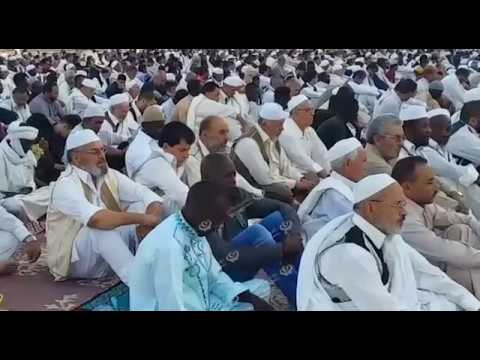 صلاة العيد في الساحة الرئيسية بمدينة زوارة 