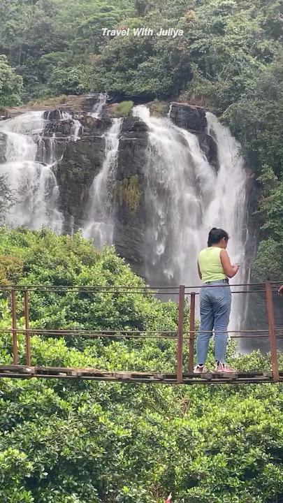 අප්පටසිලි 😲 මේවගේ චබී කෙල්ලෙක්නම් හා අම්මේ #waterfall #shortsfeed #trending #viralvideo #shortsvideo