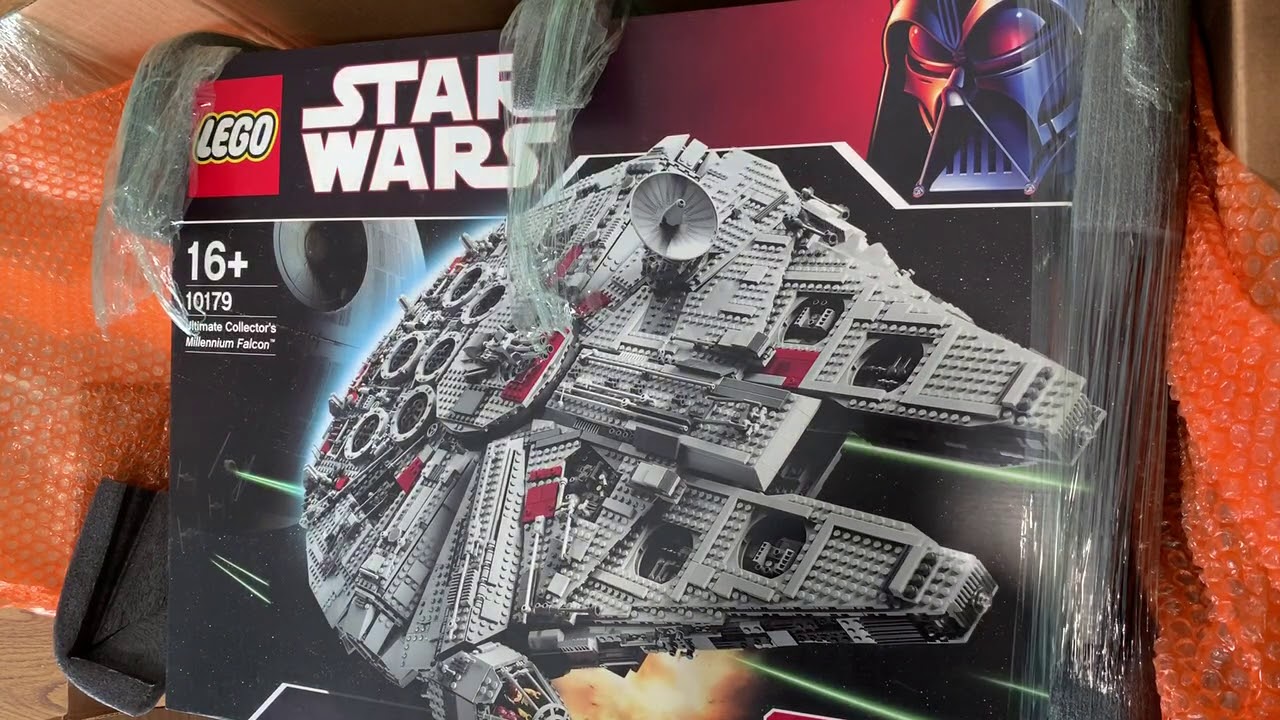 Ultimate Collector's Millennium Falcon - LEGO Star Wars 10179