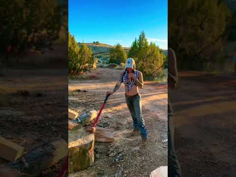 هل تقسم أم تكدس خشب حطب فأس