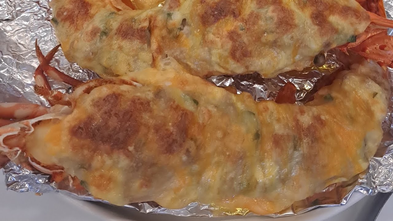 Cheesy LOBSTERS with minced pork and smashed potato really good.