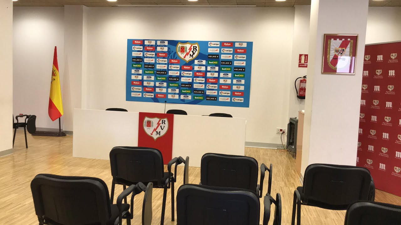 Rueda de prensa de Míchel previa al Real Sociedad - Rayo Vallecano ...