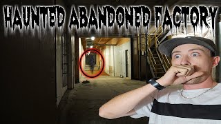 Exploring Terrifying Haunted Abandoned Factory at Night!