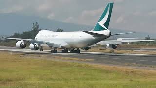 Boeing 747-867F de Cathay Pacific Cargo Despegando del Aeropuerto Internacional de Guadalajara