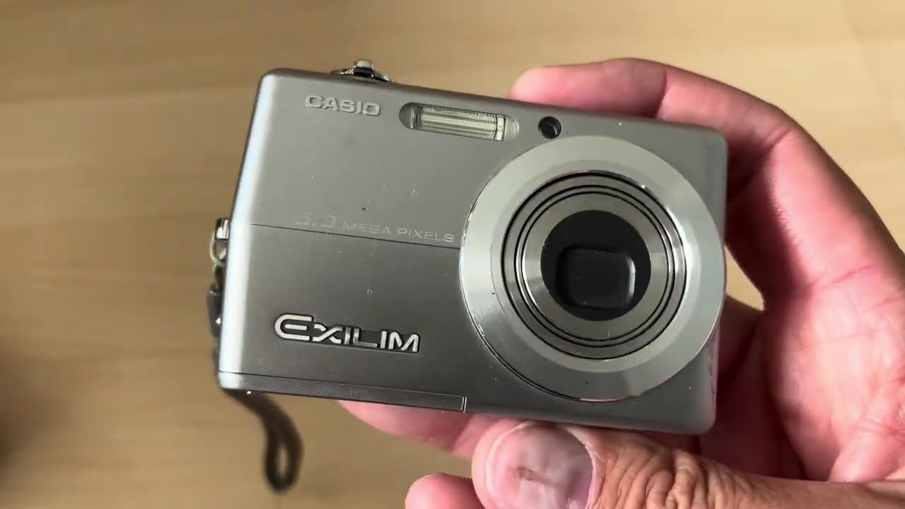 Casio EX-Z500 Exilim old digital camera 5.0MPx portable 3x optical