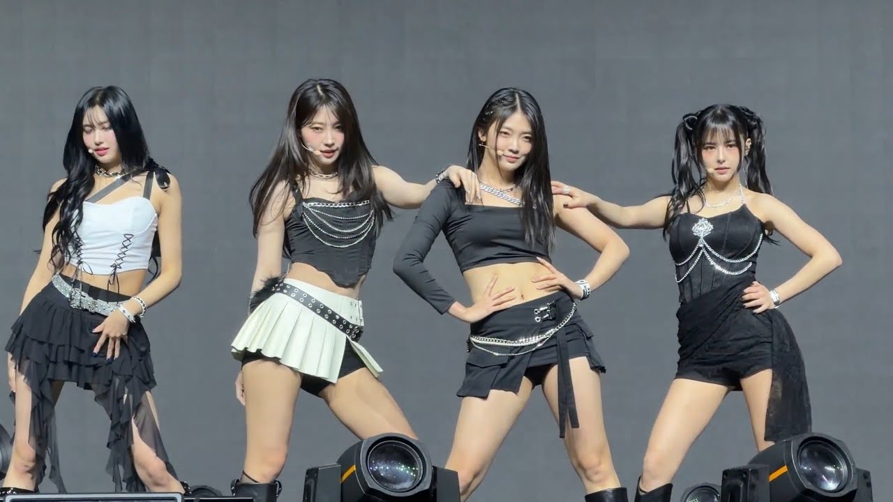 20251207 EVERGLOW(에버글로우) 'Adios' + 'LA DI DA' HONG KONG fancam