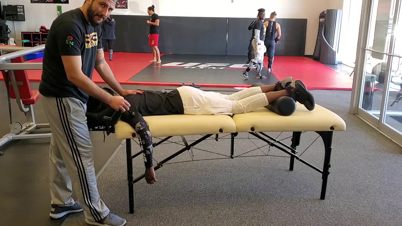 Theragun and rocktape for shoulder pain YouTube