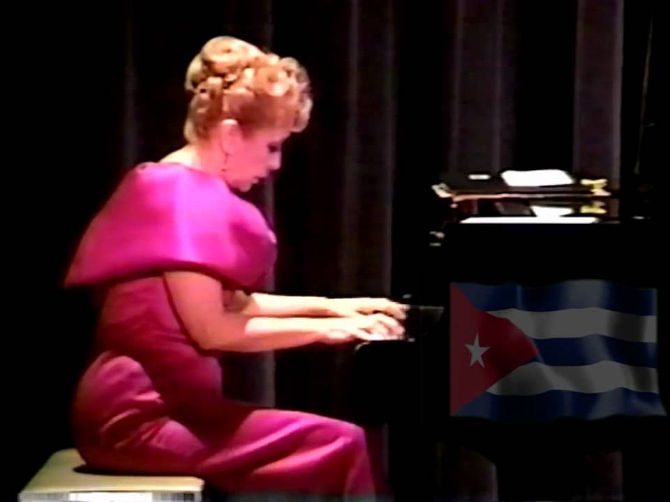 Ruby plays Las Bayamesas - YouTube