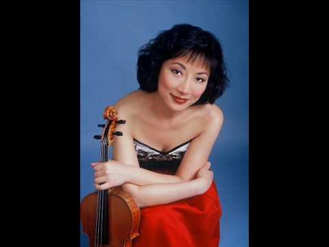 Hong-Mei Xiao playing Gigue by Bach