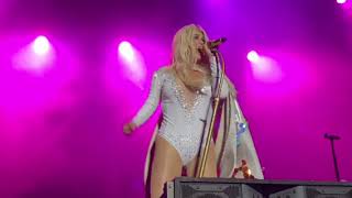 Kesha performing We R Who We R live at Musikfest - Bethlehem PA 8/7/18