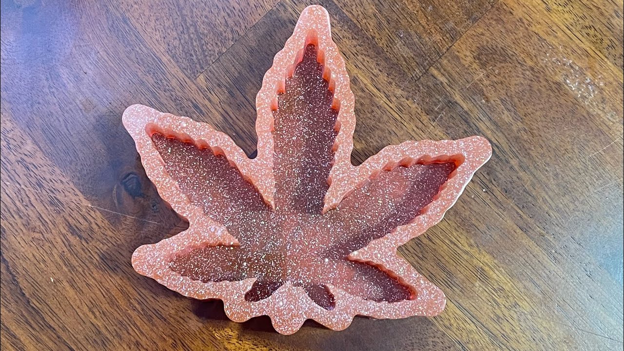 How to make A Epoxy Resin Glow in the dark Leaf 🍁 Ashtray YouTube