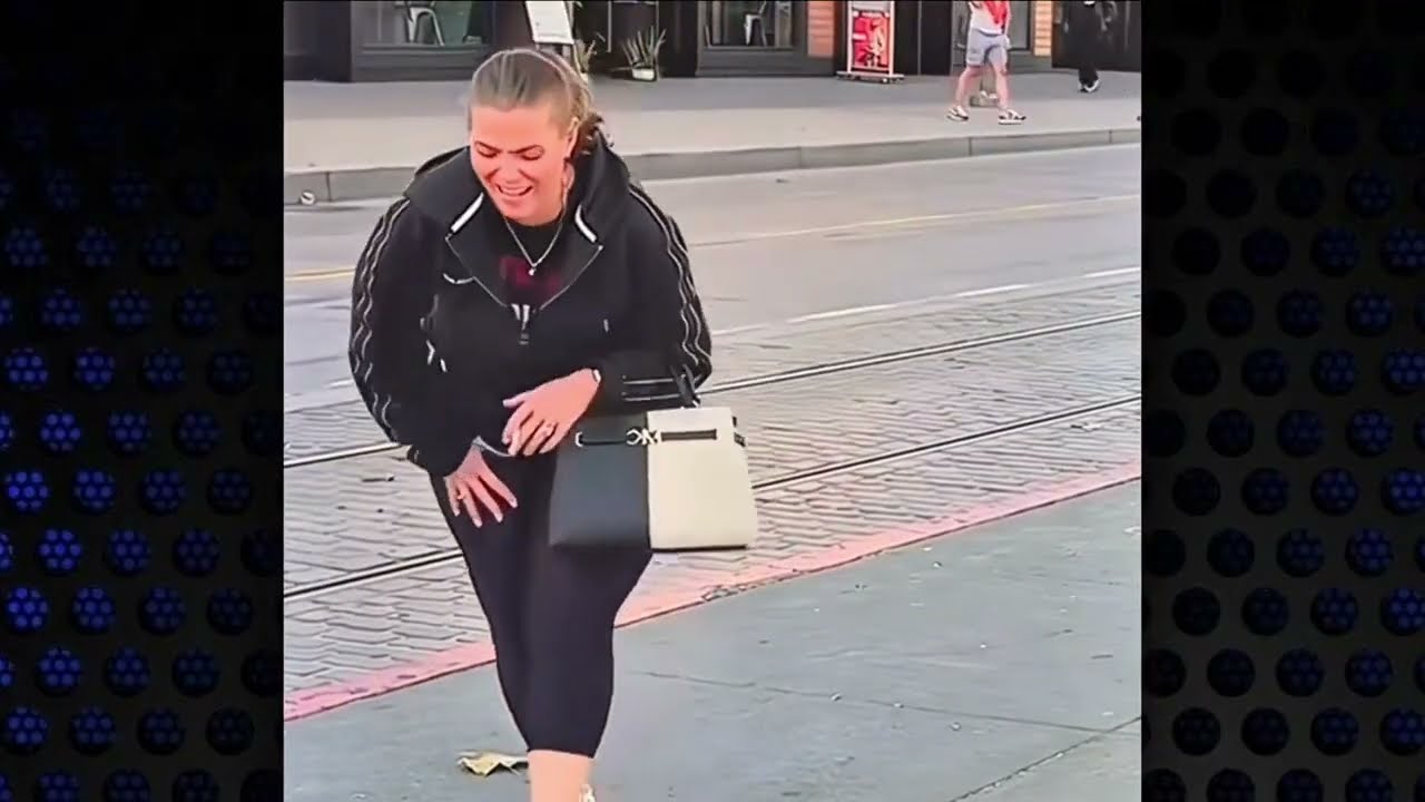 Pretty Police Officer Screamed so Loudly!! }•{She peed her pants!?} So scared |2 | top Pranks