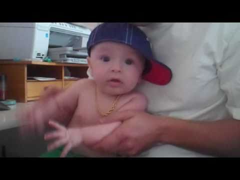 Funny Baby Dances to Shake Your Rump