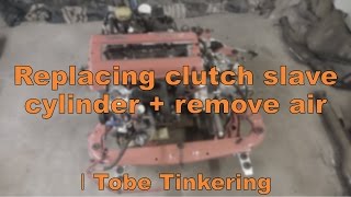 Replacing clutch slave cylinder +remove air │SAAB Tinkering 2001 Saab 9 3 Slave Cylinder Replacement