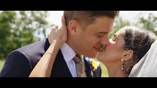 Elizabeth and Taylor's New London Carriage House Wedding Elizabeth and Taylor's New London Carriage House Wedding