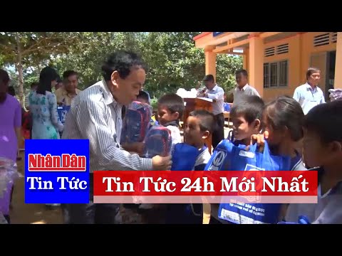 Video Tây Ninh: Tặng đồ dùng học tập cho học sinh Việt Kiều... - YouTube