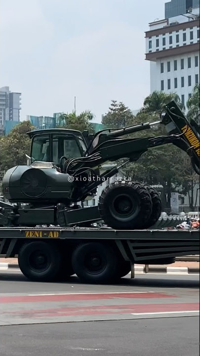 Truk TNI Ngangkut Excavator TNI? 🔥#tentara #marinir #parade #alutsista  #zeniad