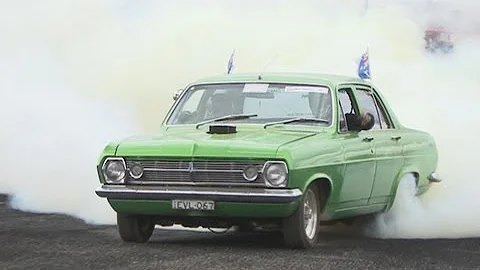EVL067 HR Holden burnout at NSW Pro Burnouts 2013