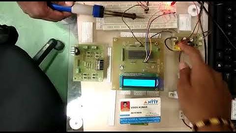 Temperature monitoring with LM35 and pic microcontroller