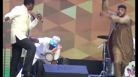 Odunlade Adekola Run Off Stage As 72 Year Old King Sunny Ade Outshine Him In Legwork Dance