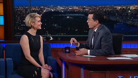 Sarah Paulson Might Have A Smoking Problem After P...