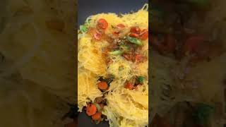 ¡Come pasta sin culpa! Cómo preparar spaghetti squash en mi video aquí: https://youtu.be/gw0i16eCKYE