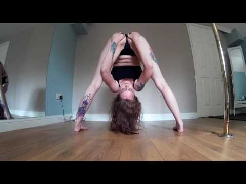 This girl fail doing yoga naked, what happened?