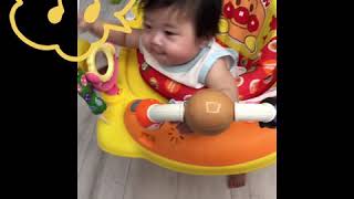 おうせい君が元気いっぱいアンパンマンベビージャンパーに乗ったよ 生後5ヶ月から挑戦