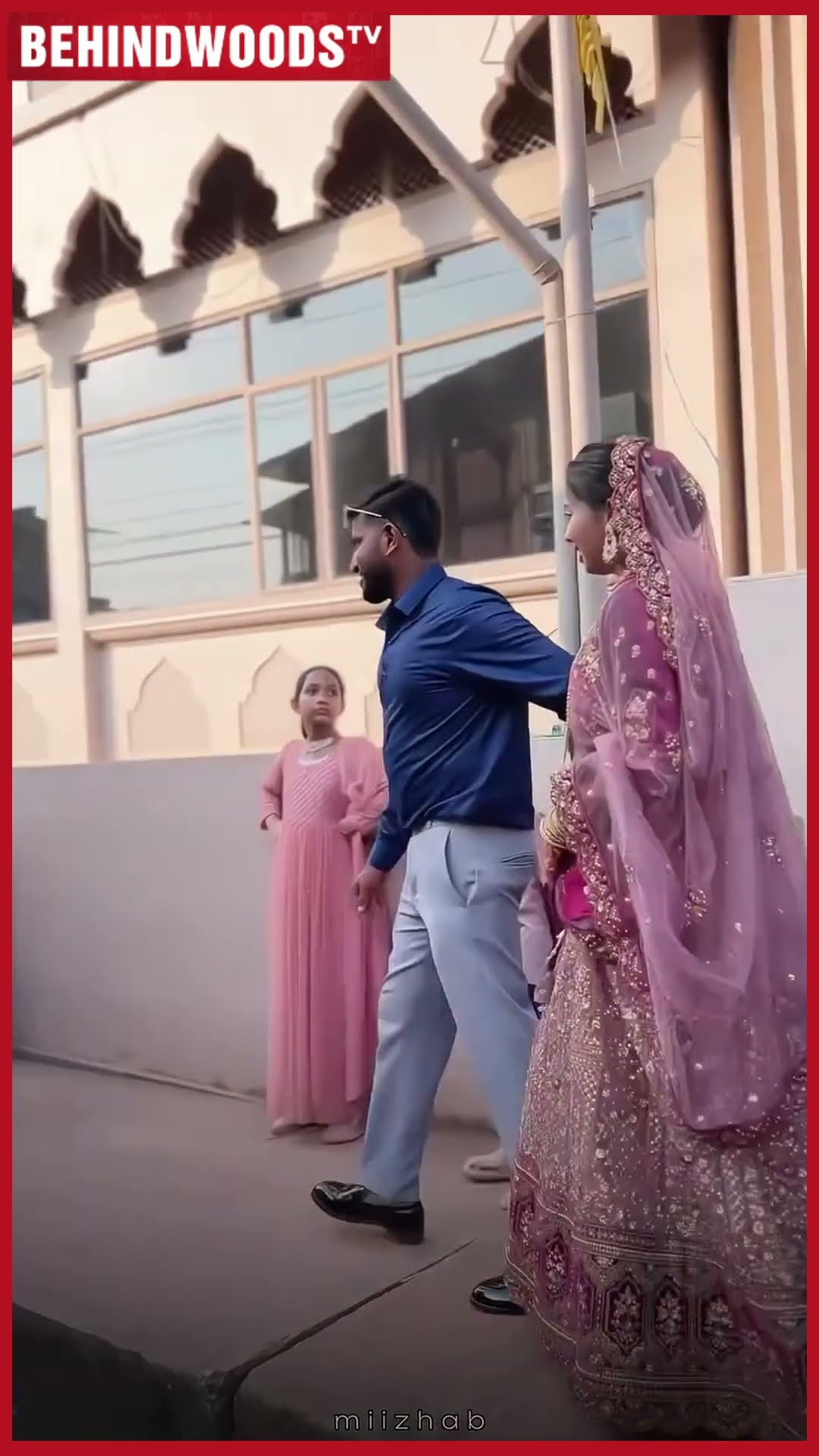 Wow? 'Lorry நிறைய Gift பாத்துருக்கோம், இங்க லாரியே Gift-ஆ..'? Viral Video