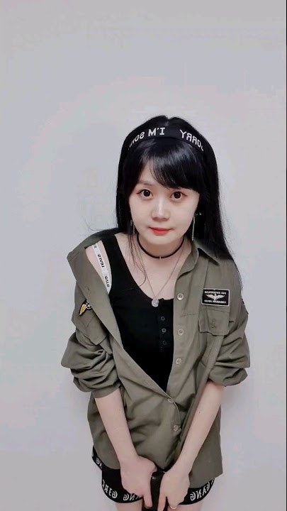 Bella Poarch - Build a B*tch #tiktok #shorts