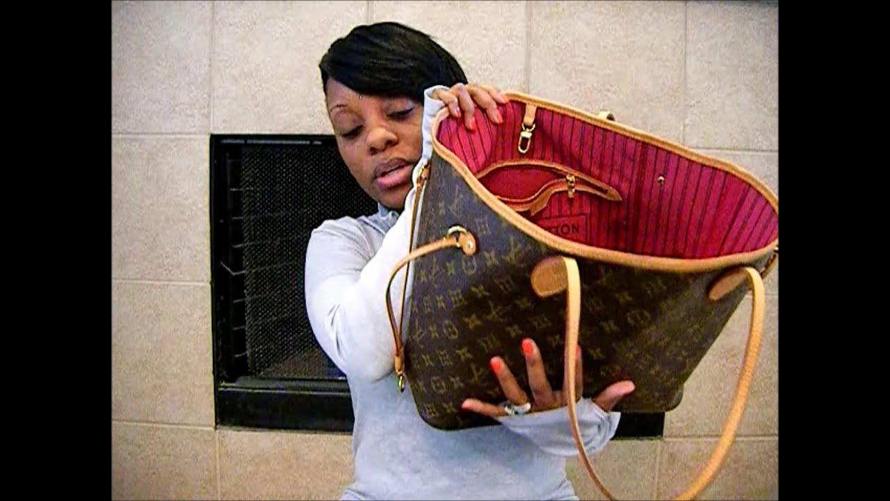 Louis Vuitton Review/What&#39;s in my Bag? - YouTube