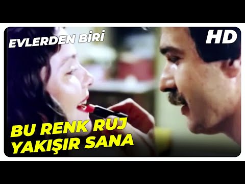 Evlerden Biri - Senin Güzel Bir Kadından Etkilenmemek Çok Doğal! | Eski Türk Filmi Full İzle