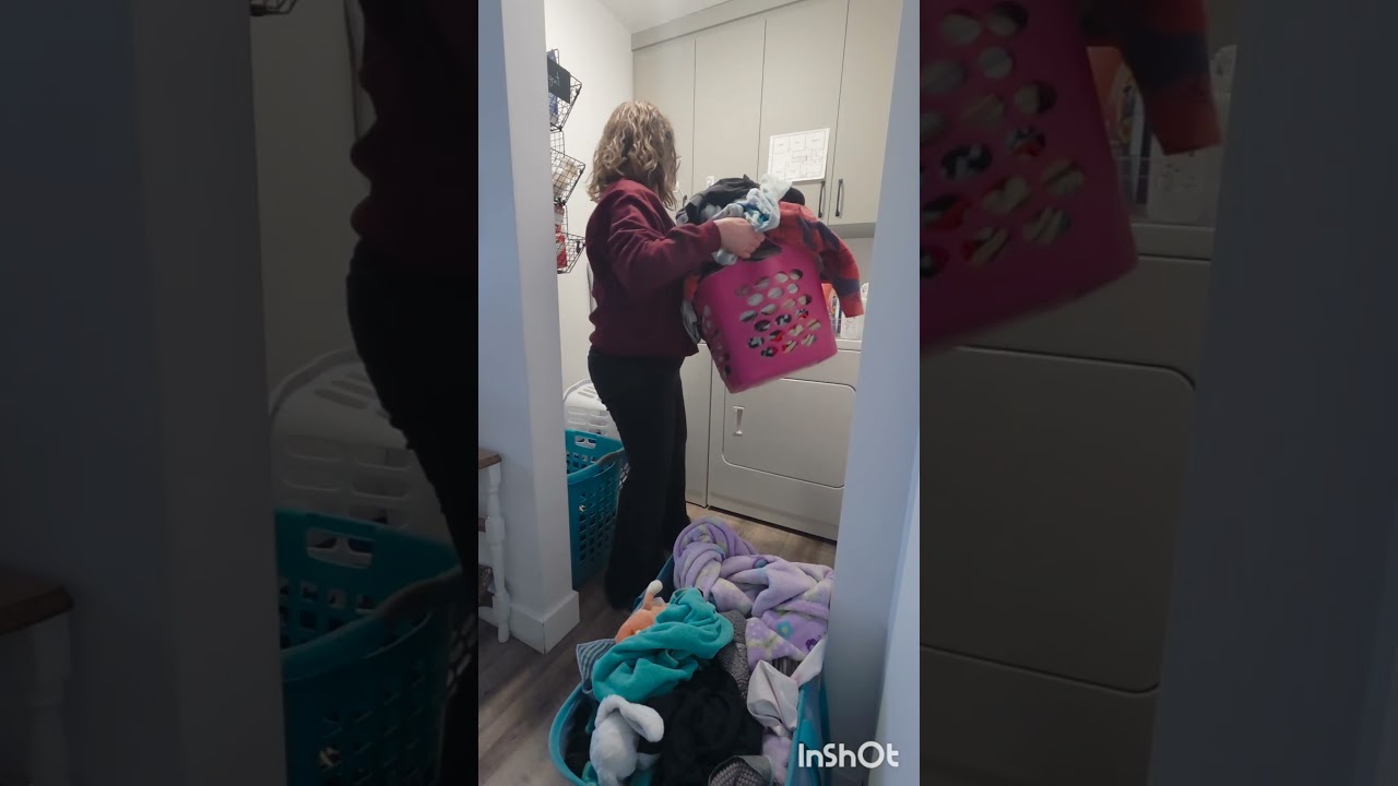 Ménage du Mercredi avec en prime les murs à la vapeur ✨️🫧🤩#cleaning #mamanquebecoise #menage #réel