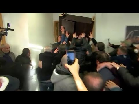 საია ნაცმოძრაობის ოფისში  განვითარებულ მოვლენებს და ნიკა მელიას დაკავების სპეცოპერაციას აფასებს