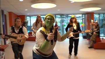 Lipdub Grafisch Lyceum Utrecht 3AAV 2025 Cabin Crew - The Spark