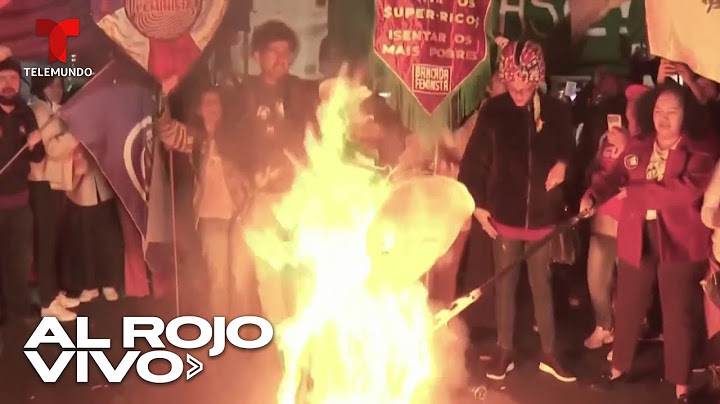 Manifestantes prenden fuego a imagen de Trump en Brasil