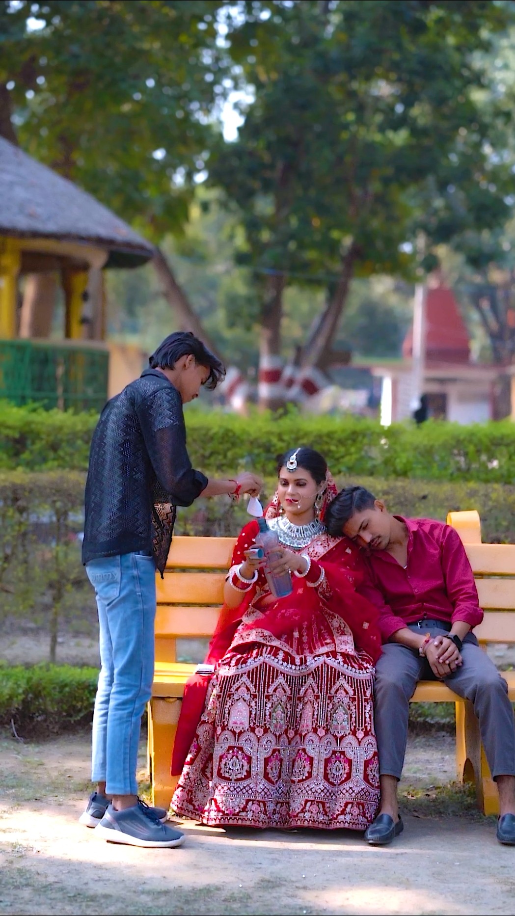 Dil ye bechaini be raste pe nain be