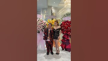 Ca sĩ Châu Ngọc Tiên chụp ảnh cùng fan hâm mộ #shorts