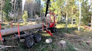 Alstor 840 Pro 8x8 pienmetsäkone. Driving branches and logs from powerline by mini forwarder