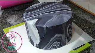 Marbeled Fondant Cake