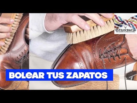 Video: Cómo escupir zapatos brillantes (con imágenes)