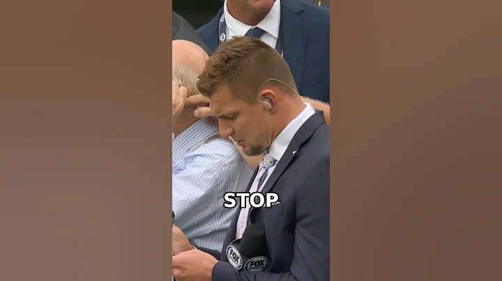 Brady wants Gronk to stop faking 😂😂