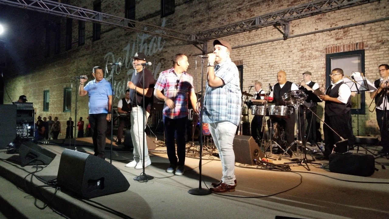 Hundreds of people dancing Salsa in Philadelphia with Edgar Joel ...